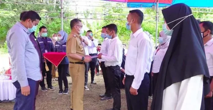 Karang Taruna Lembah Hijau Tobimeita Dikukuhkan di Kebun Ubi