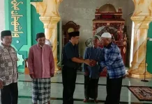 Haliana Bantu Pembangunan Masjid di Togo Binongko Haliana Bantu Pembangunan Mesjid di Togo Binongko