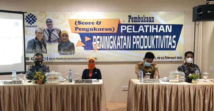 pelakuumkm 40 Pelaku UMKM di Kendari Dapat Pelatihan Peningkatan Produktivitas