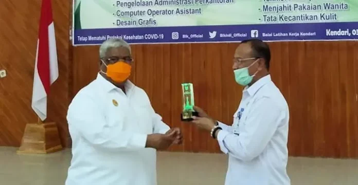 Gubernur Buka Pelatihan Berbasis Kompetensi di BLK Kendari
