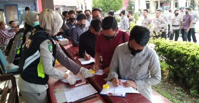 Polres Kendari Tes Urine Dadakan ke Personilnya