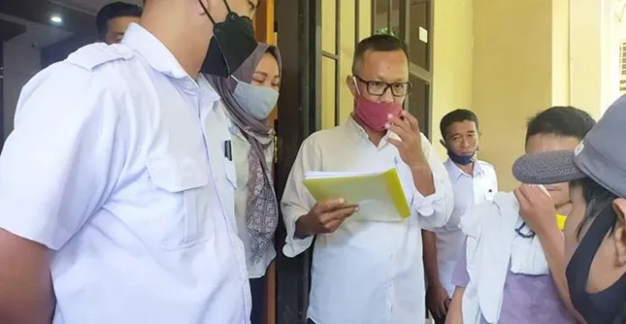 Masyarakat dan Mahasiswa Berdemonstrasi Tolak Ritel Modern di Konut