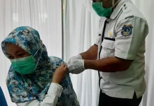 Tenaga Kesehatan Muna Barat Mulai Disuntik Vaksin Tenaga Kesehatan Muna Barat Mulai Disuntik Vaksin