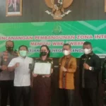 Kejari Kendari Canangkan Zona Integritas Wilayah Bebas Korupsi Kejari Kendari Canangkan Zona Integritas Wilayah Bebas Korupsi
