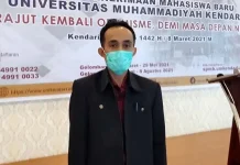 100 Pendaftar Pertama di UMK Bebas Biaya Pendaftaran Rektor UMK Amir Mahmud