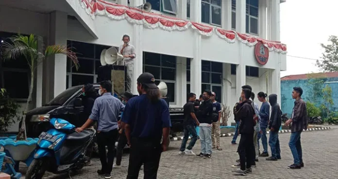 Dinas Kehutanan Sultra Didesak Hentikan Aktivitas Pertambangan Ilegal di Buteng