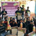 Komunitas Relawan ASR Kolut Salurkan Bantuan Pestisida ke Petani Komunitas Relawan ASR Kolut Salurkan Bantuan Pestisida ke Petani