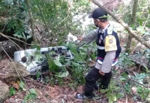 Hilang Kendali, Minibus di Kolut Terjun ke Jurang Sedalam 25 Meter Hilang Kendali, Minibus di Kolut Terjun ke Jurang Sedalam 25 Meter