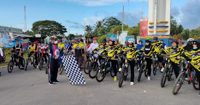 Bupati Mubar Lepas Komunitas Sepeda Kambara Tour ke Kendari