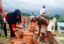 Desa Mulya Jaya di Buton Apresiasi Pembangunan Masjid oleh TNI Desa Mulya Jaya di Buton Apresiasi Pembangunan Masjid oleh TNI