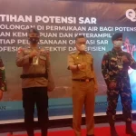 Basarnas Kendari Gelar Pelatihan Pertolongan di Atas Air Basarnas Kendari Gelar Pelatihan Pertolongan di Atas Air