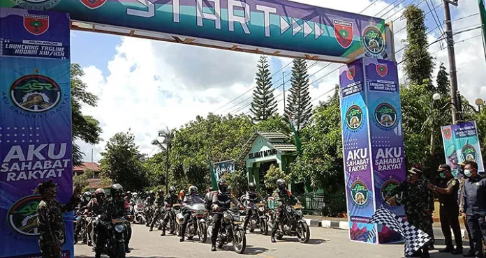 Launching Tagline ASR di Kodim 1413/Buton, Pangdam XIV Hasanuddin Bagi Sembako