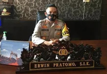 Polres Konsel Akan Bubarkan Kerumunan Saat Pleno Penetapan Pemenang Pilkada Kapolres Konawe Selatan (Konsel) Sulawesi Tenggara (Sultra) Ajun Komisaris Besar Polisi (AKBP) Erwin Pratomo