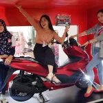 Unboxing di Lippo Plaza Kendari, All New Honda PCX160 Tampil Lebih Berkelas Unboxing di Lippo Plaza Kendari, All New Honda PCX160 Tampil Lebih Berkelas