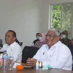 Kepala BKPM Tinjau Tambang Aspal di Buton Kepala BKPM Tinjau Tambang Aspal di Buton
