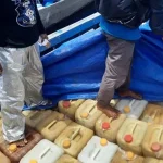 8 Ton Minyak Tanah Ilegal Diamankan Polisi di Perairan Labengki 8 Ton Minyak Tanah Ilegal Diamankan Polisi di Perairan Labengki