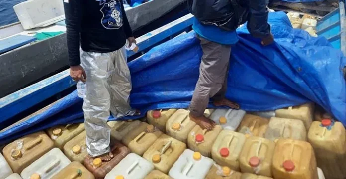 8 Ton Minyak Tanah Ilegal Diamankan Polisi di Perairan Labengki