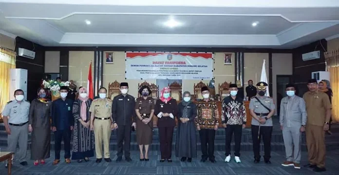 paripurnakonsel DPRD Konsel Paripurnakan Penetapan Surunuddin- Rasyid