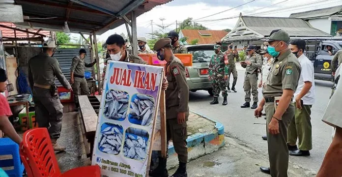 Belasan Pedagang Ikan di Kolut Ditertibkan Karena Menjual di Sekitar Pemukiman