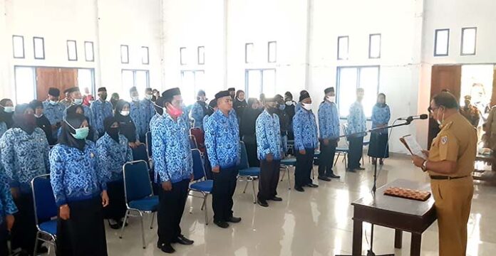 54 Pegawai Kontrak Pemerintah Mubar Dilantik