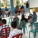 TMMD di Buton, Para Remaja Ikut Penyuluhan Narkoba dan Radikalisme TMMD di Buton, Para Remaja Ikut Penyuluhan Narkoba dan Radikalisme