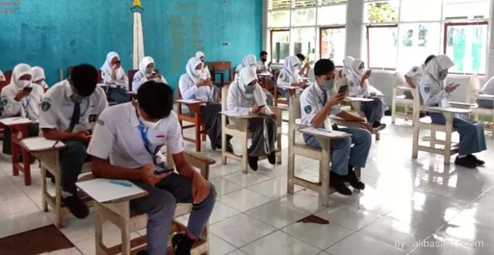 SMA 1 Wangiwangi Wakatobi Gelar Ujian Sekolah Berbasis Android
