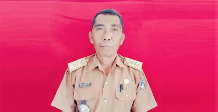 Camat Tisel, Syahrir