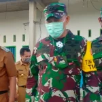 Ketua Tim Pengawas dari Mabes TNI Tinjau Lokasi TMMD di Buton Ketua Tim Pengawas dari Mabes TNI Tinjau Lokasi TMMD di Buton