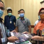 Zamrun Resmi Mendaftar untuk Periode Kedua Sebagai Rektor UHO Zamrun Resmi Mendaftar untuk Periode Kedua Sebagai Rektor UHO