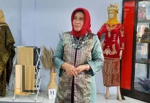 Dekranasda Kolut Luncurkan Galeri Kerajinan Lokal Ketua Dekranasda Kolut A. Nurhayani Nur Rahman