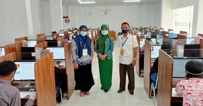 Ratusan Calon Maba Poltekkes Kendari Ikuti Tes CBT Online