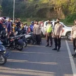 Bubarkan Balap Liar, Polres Kendari Amankan 17 Unit Motor Bubarkan Balap Liar, Polres Kendari Amankan 17 Unit Motor