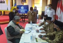Gubernur Ali Mazi Bayar Zakat Fitrah ke Baznas Sultra Gubernur Ali Mazi Bayar Zakat Fitrah ke Baznas Sultra