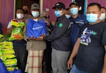 PT CSM di Kolut Salurkan Ratusan Paket Sembako ke Warga di Areal Pertambangan PT CSM di Kolut Salurkan Ratusan Paket Sembako ke Warga di Areal Pertambangan