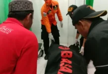 Nelayan Kolaka yang Hilang saat Mencari Ikan Ditemukan Meninggal Dunia Nelayan Kolaka yang Hilang saat Mencari Ikan Ditemukan Meninggal Dunia