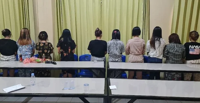 Manager Hotel Akui Tawarkan Tamu ke Pelaku Prostitusi Online yang Dirazia Polsek Baruga Manager Hotel Akui Tawarkan Tamu ke Pelaku Prostitusi Online yang Dirazia Polsek Baruga