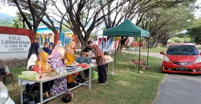 Alumni BLK Kolut Gelar Bazar Aneka Takjil