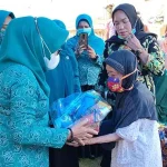 Gelar Anjangsana Ramadan, TP PKK Mubar Bagi Sembako kepada Lansia Gelar Anjangsana Ramadan, TP PKK Mubar Bagi Sembako kepada Lansia