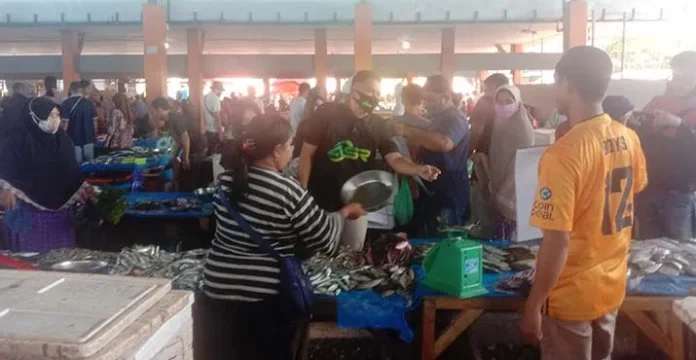 asrkendari ASR Kota Kendari Gelar Dialog dan Silaturahmi ke Nelayan di TPI