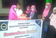 BKMT Salurkan Bantuan Sembako ke Seluruh Kecamatan di Kota Kendari Salah Sasaran, Anggota DPRD Kendari Dapat Bantuan Presiden Rp2,4 Juta