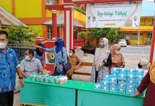 Dikmudora Peduli, Gerakan Berbagi Takjil Sejumlah Sekolah di Kendari Dikmudora Peduli, Gerakan Berbagi Takjil Sejumlah Sekolah di Kendari