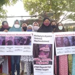 Jaringan Perempuan Pesisir Sultra Gelar Aksi Tolak Kedatangan Junta Militer Myanmar Jaringan Perempuan Pesisir Sultra Gelar Aksi Tolak Kedatangan Junta Militer Myanmar