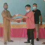 Kades di Puriala Alokasikan Dana Desa untuk Bantu Mahasiswa Kurang Mampu Kades di Puriala Alokasikan Dana Desa untuk Bantu Mahasiswa Kurang Mampu
