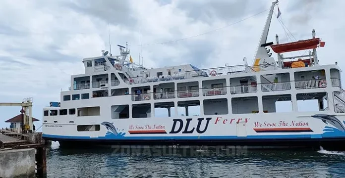 kmpdarma KMP Darma Kencana I di Pelabuhan Tondasi Disambut Antusias Warga