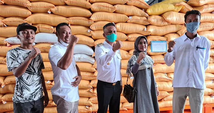 Kunjungi Bulog, Wabup Konsel Pastikan Stok Beras Aman