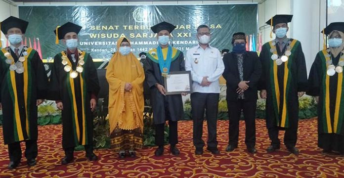 Berikut 13 Wisudawan Terbaik Universitas Muhammadiyah Kendari