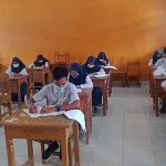 SMPN 1 Onembute Gelar UAS dengan Prokes Covid-19 yang Ketat SMPN 1 Onembute Gelar UAS dengan Prokes Covid-19 yang Ketat