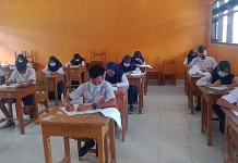 SMPN 1 Onembute Gelar UAS dengan Prokes Covid-19 yang Ketat SMPN 1 Onembute Gelar UAS dengan Prokes Covid-19 yang Ketat
