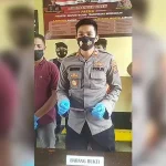 Polsek Kemaraya Tangkap Sopir Angkot yang Bunuh Pengamen Polsek Kemaraya Tangkap Sopir Angkot yang Bunuh Pengamen