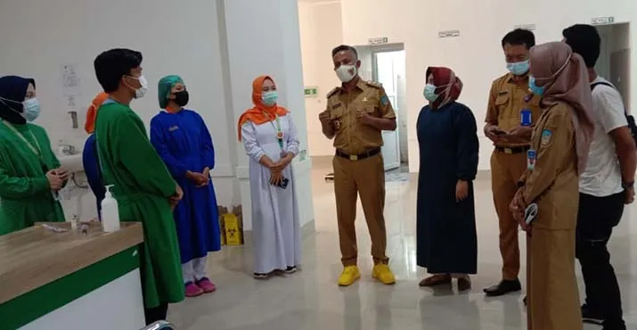 Perdana Bertugas, Wabup Konsel Kunjungi Beberapa Instansi